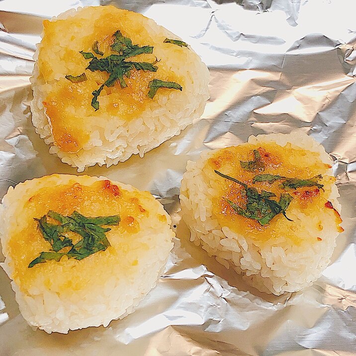 子供大好き 簡単すぎる大葉の味噌焼きおにぎり レシピ 作り方 By Himam 楽天レシピ 子供大好き 簡単すぎる大葉の味噌焼きおにぎり レシピ 作り方 By Himam 楽天レシピ